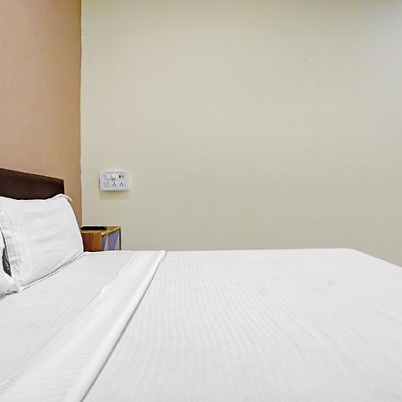 Hotel O Nova Rooms 苏拉特 外观 照片