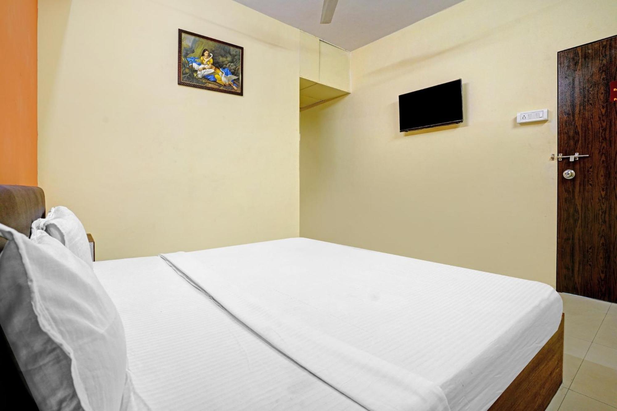 Hotel O Nova Rooms 苏拉特 外观 照片