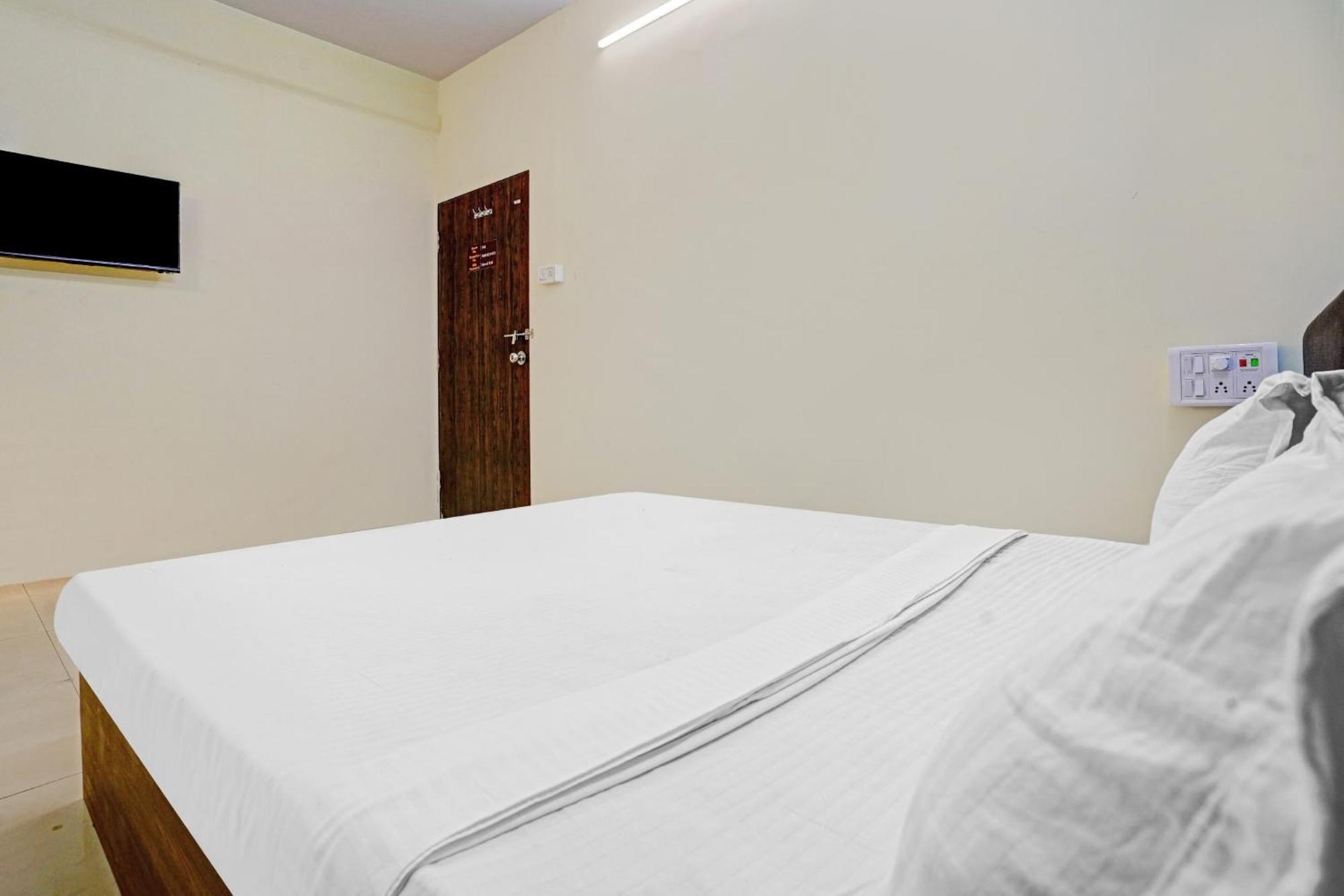 Hotel O Nova Rooms 苏拉特 外观 照片