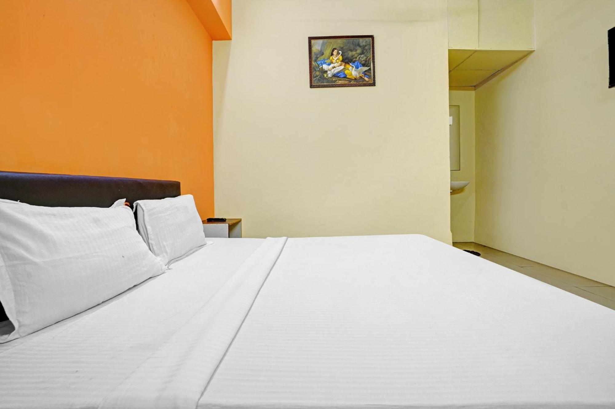 Hotel O Nova Rooms 苏拉特 外观 照片